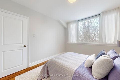 Photo 20 at 26 Balaby Crescent, Don Mills, Toronto