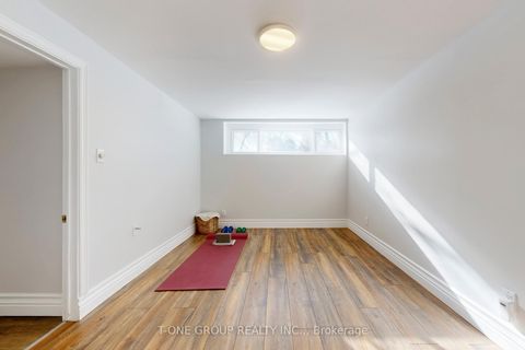 Photo 28 at 26 Balaby Crescent, Don Mills, Toronto