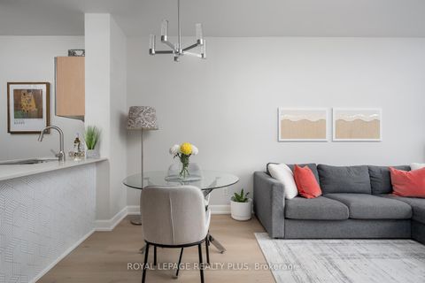 Photo 13 at 907 - 3391 Bloor Street W, City Centre West, Toronto