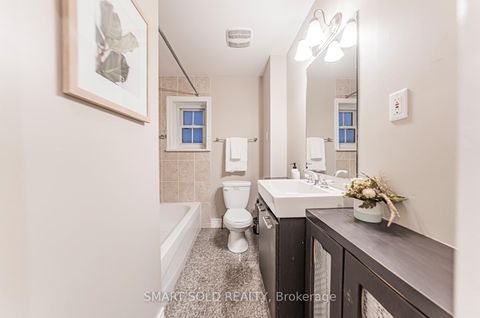 Photo 14 at 889 Avenue Road, Eglinton, Toronto