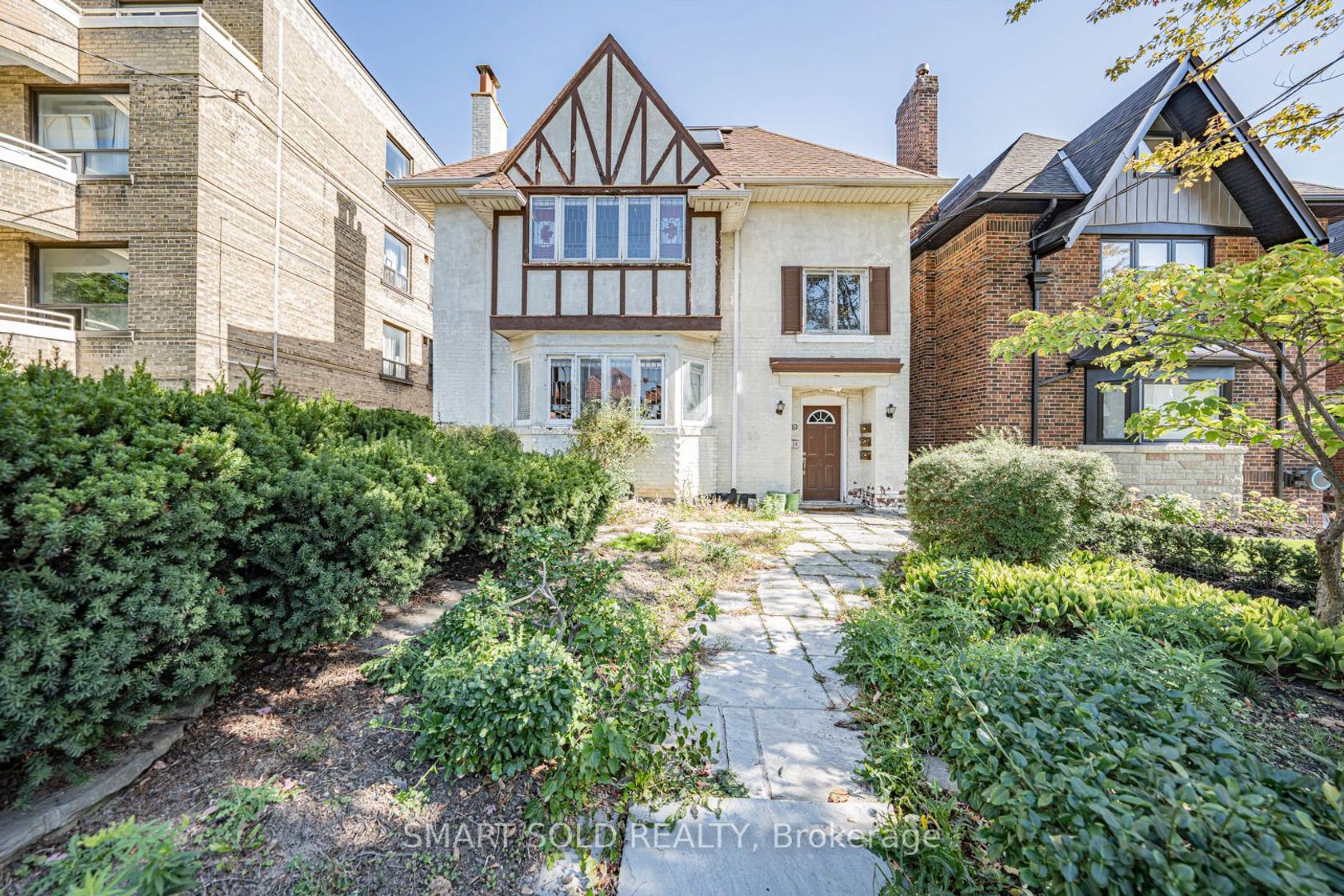 889 Avenue Road, Eglinton, Toronto 