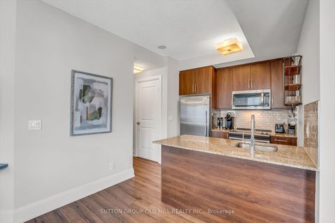 Photo 8 at 402 - 2 Old Mill Drive, Swansea, Toronto