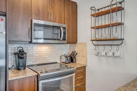 Photo 9 at 402 - 2 Old Mill Drive, Swansea, Toronto