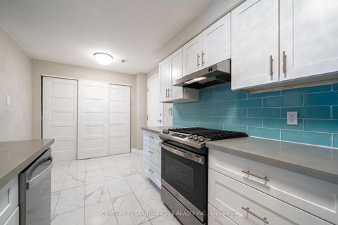 Photo 10 at 25 - 117 Omni Drive, Bendale, Toronto