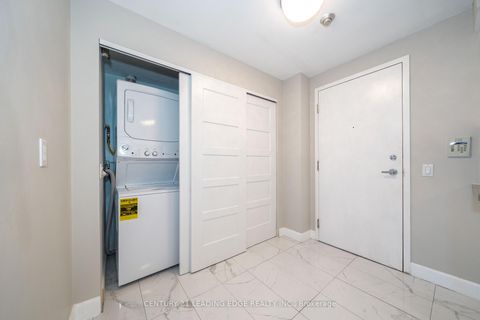 Photo 11 at 25 - 117 Omni Drive, Bendale, Toronto