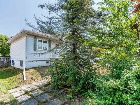 Photo 7 at 135 Kitchener Road, West Hill, Toronto