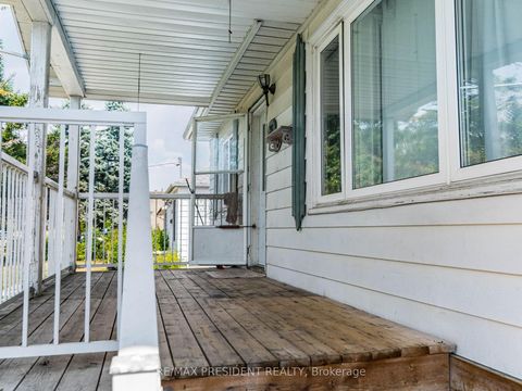 Photo 9 at 135 Kitchener Road, West Hill, Toronto