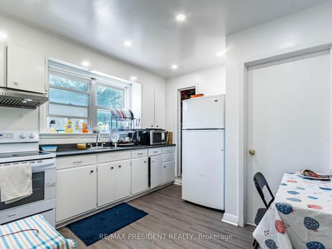 Photo 15 at 135 Kitchener Road, West Hill, Toronto