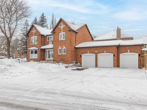 Photo 1 at 22 Willis Drive, Aurora Highlands, Aurora