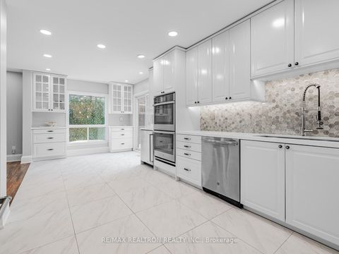 Photo 8 at 22 Willis Drive, Aurora Highlands, Aurora