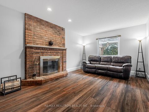 Photo 14 at 22 Willis Drive, Aurora Highlands, Aurora