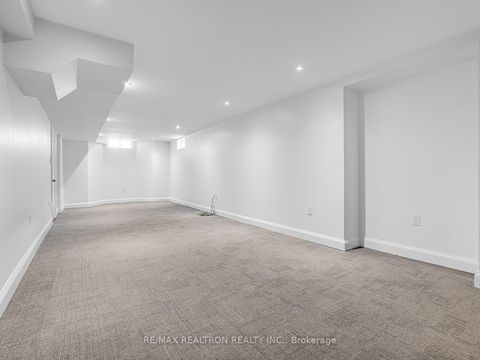 Photo 27 at 22 Willis Drive, Aurora Highlands, Aurora