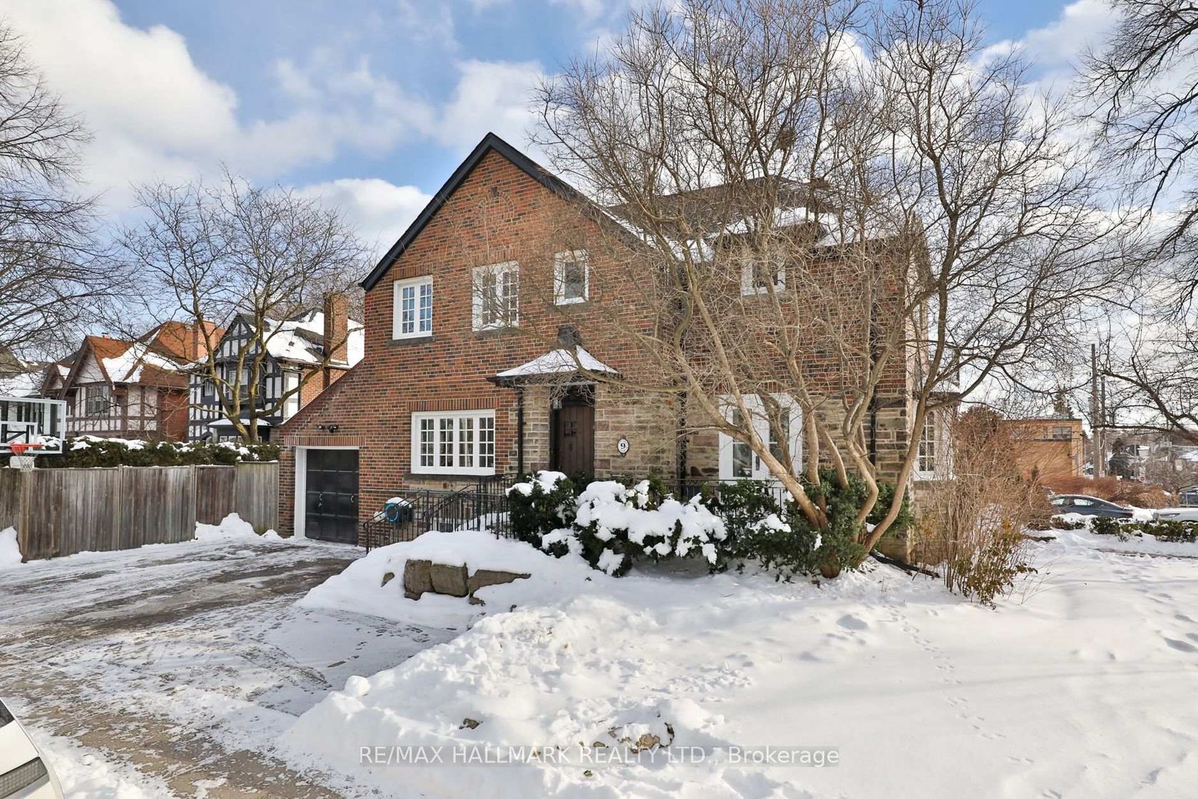 9 Glenarden Road, Forest Hill North, Toronto photo number 2