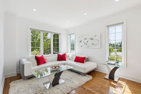 Photo 5 at 197 Aspenwood Drive, Woodland Hill, Newmarket