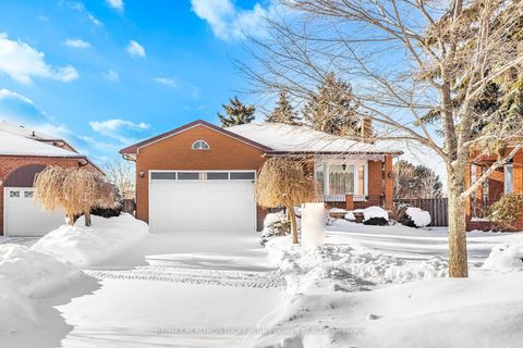 Photo 1 at 87 Morbank Drive, Steeles, Toronto