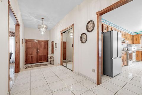 Photo 4 at 87 Morbank Drive, Steeles, Toronto