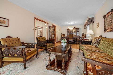 Photo 10 at 87 Morbank Drive, Steeles, Toronto