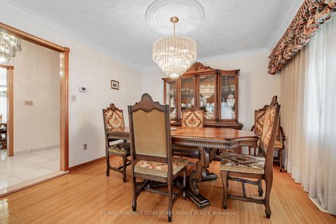 Photo 12 at 87 Morbank Drive, Steeles, Toronto