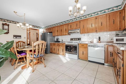 Photo 17 at 87 Morbank Drive, Steeles, Toronto