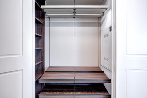 Photo 4 at 6810 - 388 Yonge Street, Bay Street Corridor, Toronto