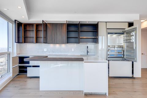 Photo 13 at 6810 - 388 Yonge Street, Bay Street Corridor, Toronto