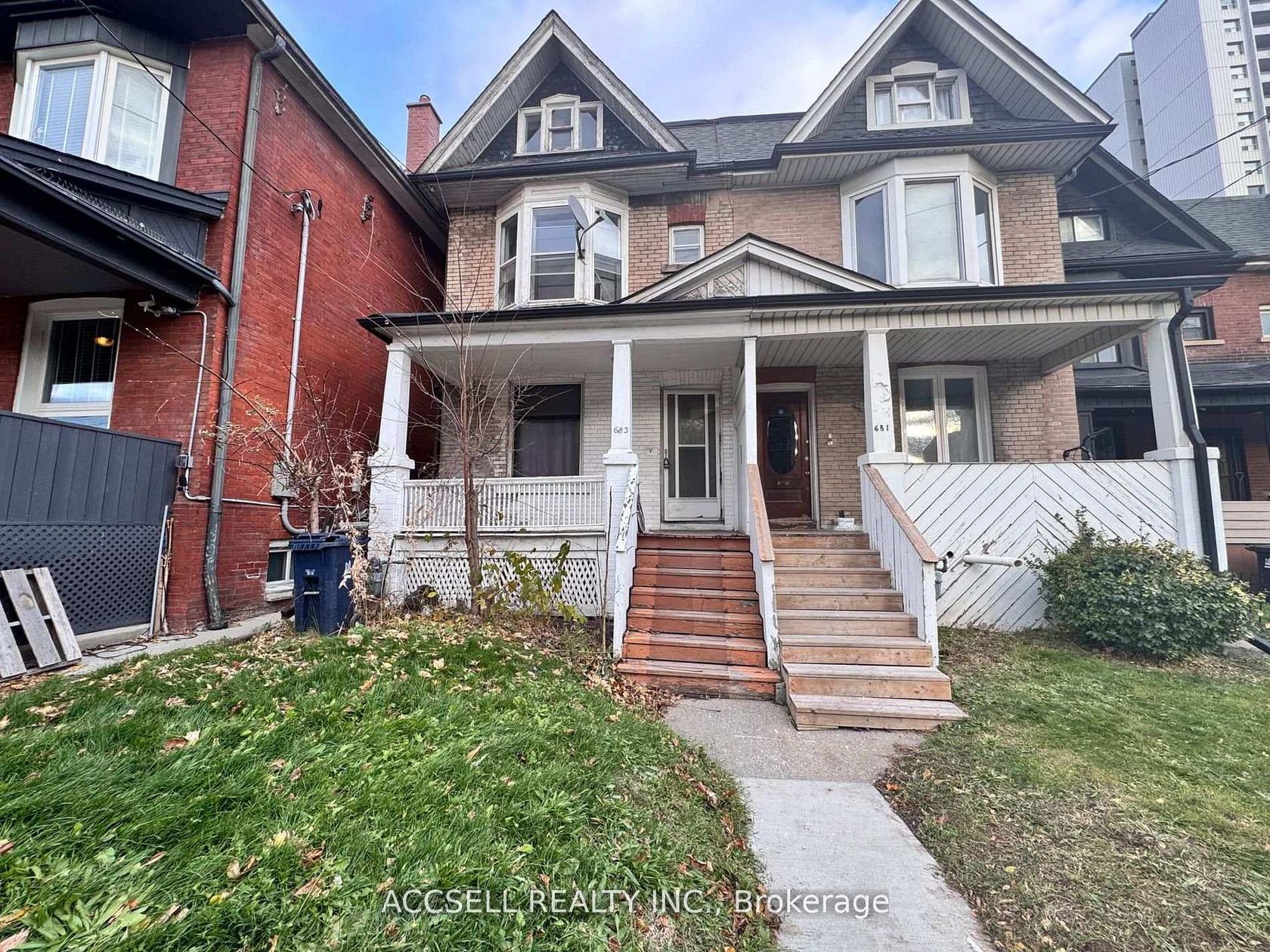 683 Broadview Avenue, North Riverdale, Toronto photo 3