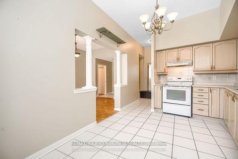 Photo 17 at 109 - 2502 Rutherford Road, Maple, Vaughan