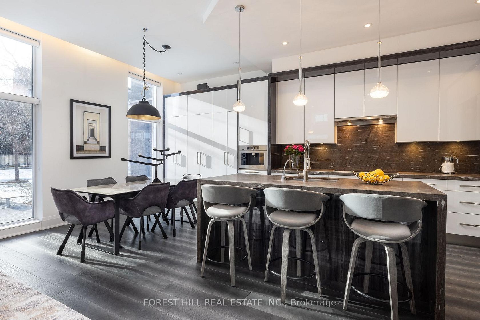 1074 Bay Street, Bay Street Corridor, Toronto photo number 2