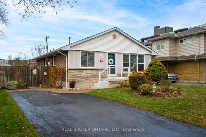 Photo 1 at 20 Cardinal Drive, Bruleville, Hamilton
