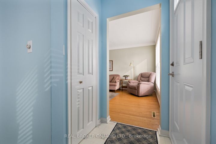 Photo 10 at 20 Cardinal Drive, Bruleville, Hamilton