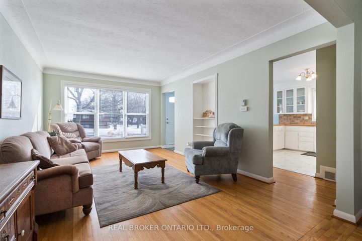 Photo 11 at 20 Cardinal Drive, Bruleville, Hamilton