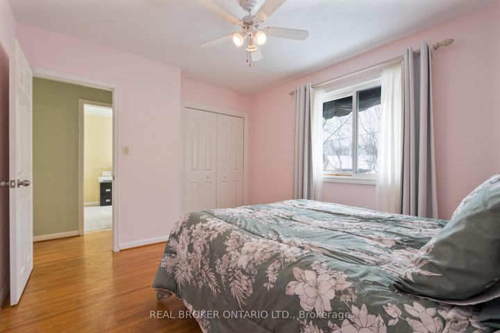 Photo 16 at 20 Cardinal Drive, Bruleville, Hamilton