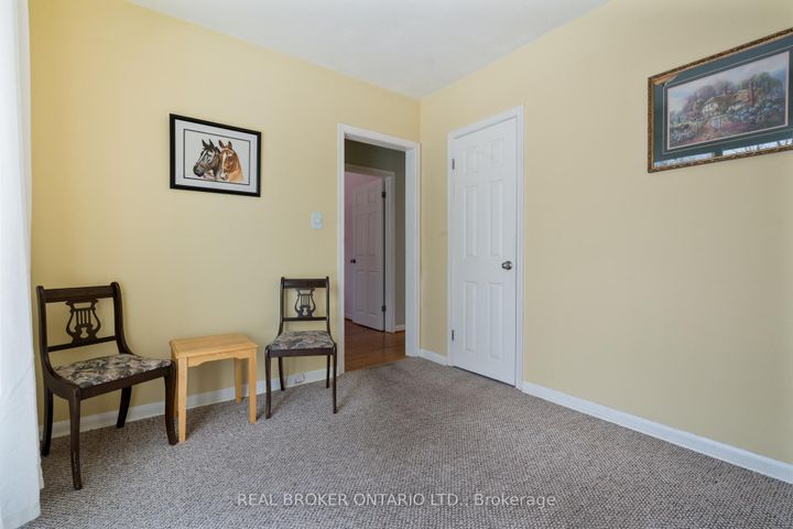 Photo 17 at 20 Cardinal Drive, Bruleville, Hamilton