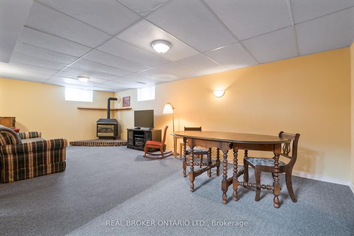 Photo 19 at 20 Cardinal Drive, Bruleville, Hamilton