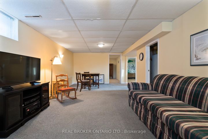 Photo 20 at 20 Cardinal Drive, Bruleville, Hamilton