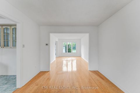 Photo 8 at 109 Valleymede Drive, Doncrest, Richmond Hill