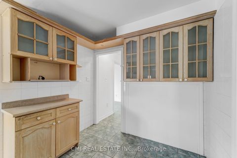 Photo 14 at 109 Valleymede Drive, Doncrest, Richmond Hill