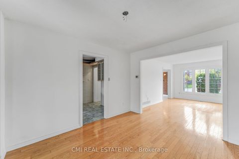 Photo 17 at 109 Valleymede Drive, Doncrest, Richmond Hill