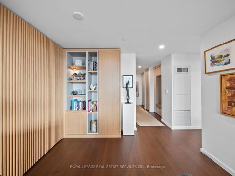 Photo 7 at 904 - 21 Lawren Harris Square, Waterfront Communities C8, Toronto