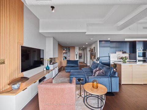 Photo 10 at 904 - 21 Lawren Harris Square, Waterfront Communities C8, Toronto