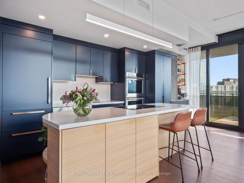 Photo 14 at 904 - 21 Lawren Harris Square, Waterfront Communities C8, Toronto