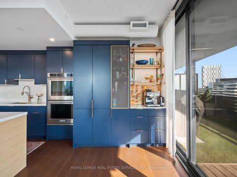 Photo 22 at 904 - 21 Lawren Harris Square, Waterfront Communities C8, Toronto