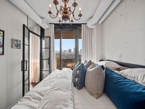 Photo 23 at 904 - 21 Lawren Harris Square, Waterfront Communities C8, Toronto