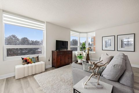 Photo 5 at 315 - 7601 Bathurst Street, Beverley Glen, Vaughan