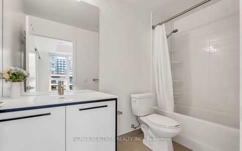 Photo 8 at 301 - 185 Deerfield Road, Central Newmarket, Newmarket