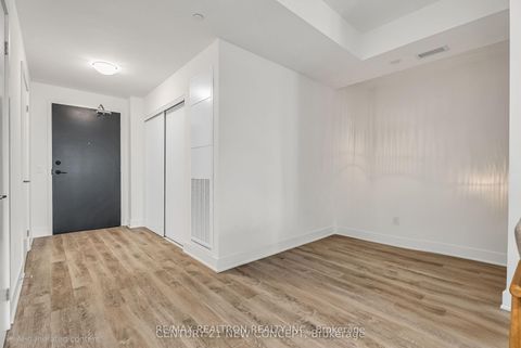 Photo 9 at 301 - 185 Deerfield Road, Central Newmarket, Newmarket