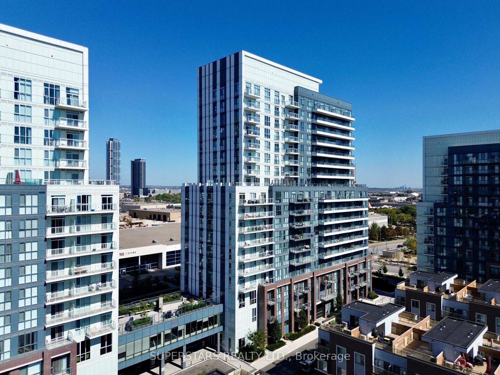 1003 - 38 Honeycrisp Crescent, Vaughan Corporate Centre, Vaughan photo number 2