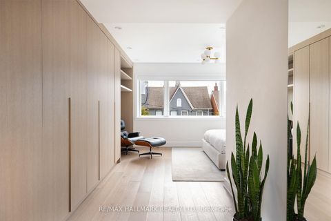 Photo 31 at 18 Foxley Street, Bellwoods, Toronto