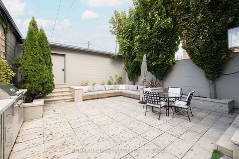 Photo 44 at 18 Foxley Street, Bellwoods, Toronto