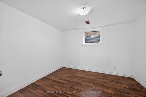 Photo 18 at 8 Newton Street, Wellington, Barrie